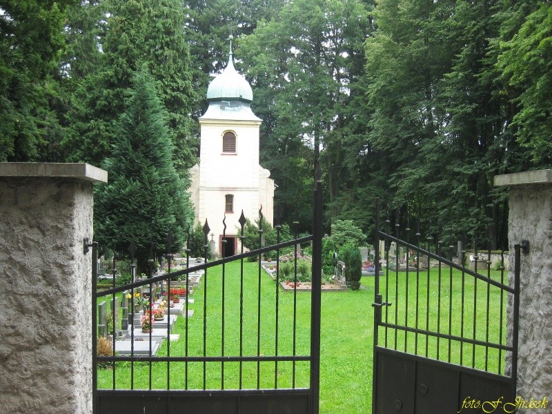 hřbitov Aldašín v Jevanech.JPG